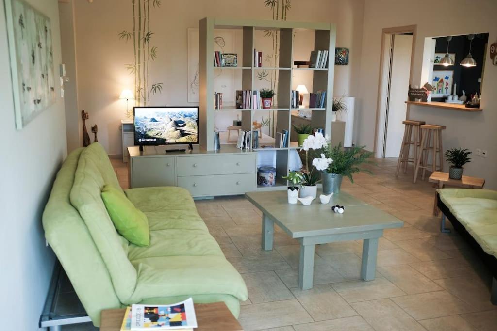 Apartment With Garden In Thessaloniki. Exterior photo